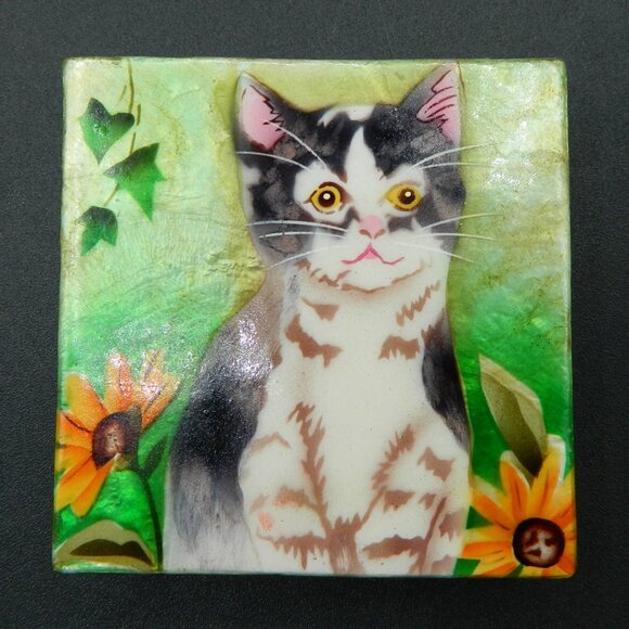 Capiz Shell Kitten Trinket Box, 3"x3"x1.5" - Picture 4 of 7